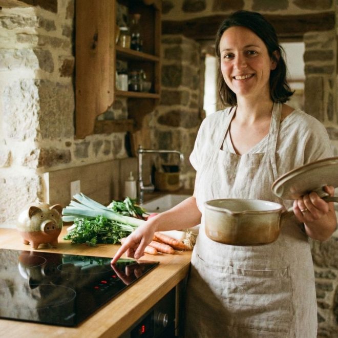 Feu doux et cuisson passive : Quelle puissance pour économiser ?