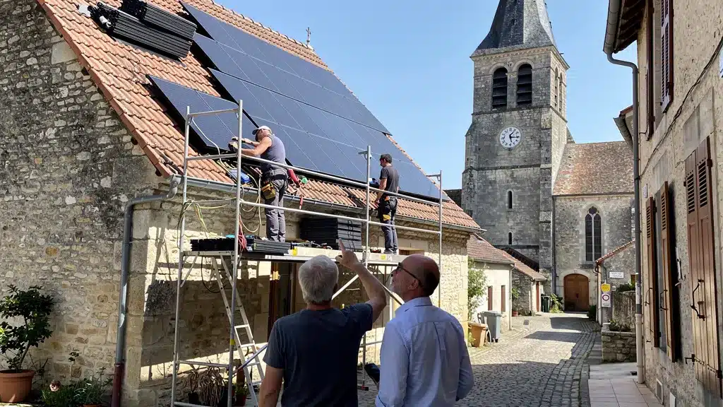 Illustration de zone abf : la seule vraie justification pour la tuile solaire dans le contexte de tuile solaire avis